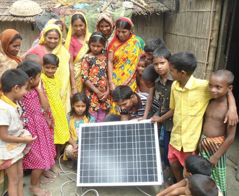 Solarsysteme für Familien in Bangladesch. Foto: ANDHERI HILFE e.V.