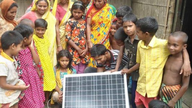 Solarsysteme für Familien in Bangladesch. Foto: ANDHERI HILFE e.V.